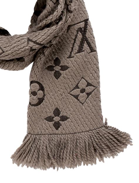 louis vuitton logomania scarf real vs fake|louis vuitton logomania scarf beige.